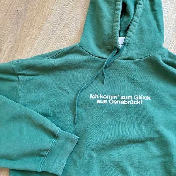 VETEMENTS AW17 Tourist Hoodie from KJmade - Picture 3 of 7